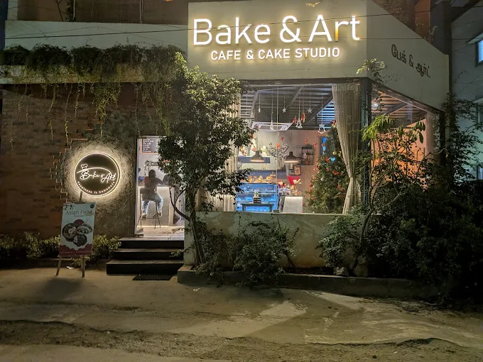 Bake & Art Cafe & Cake Studio